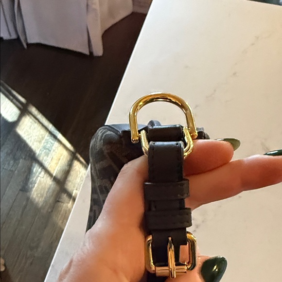 💯 Authentic Fendi Fendigraphy Small Shoulder Bag - Picture 6 of 15